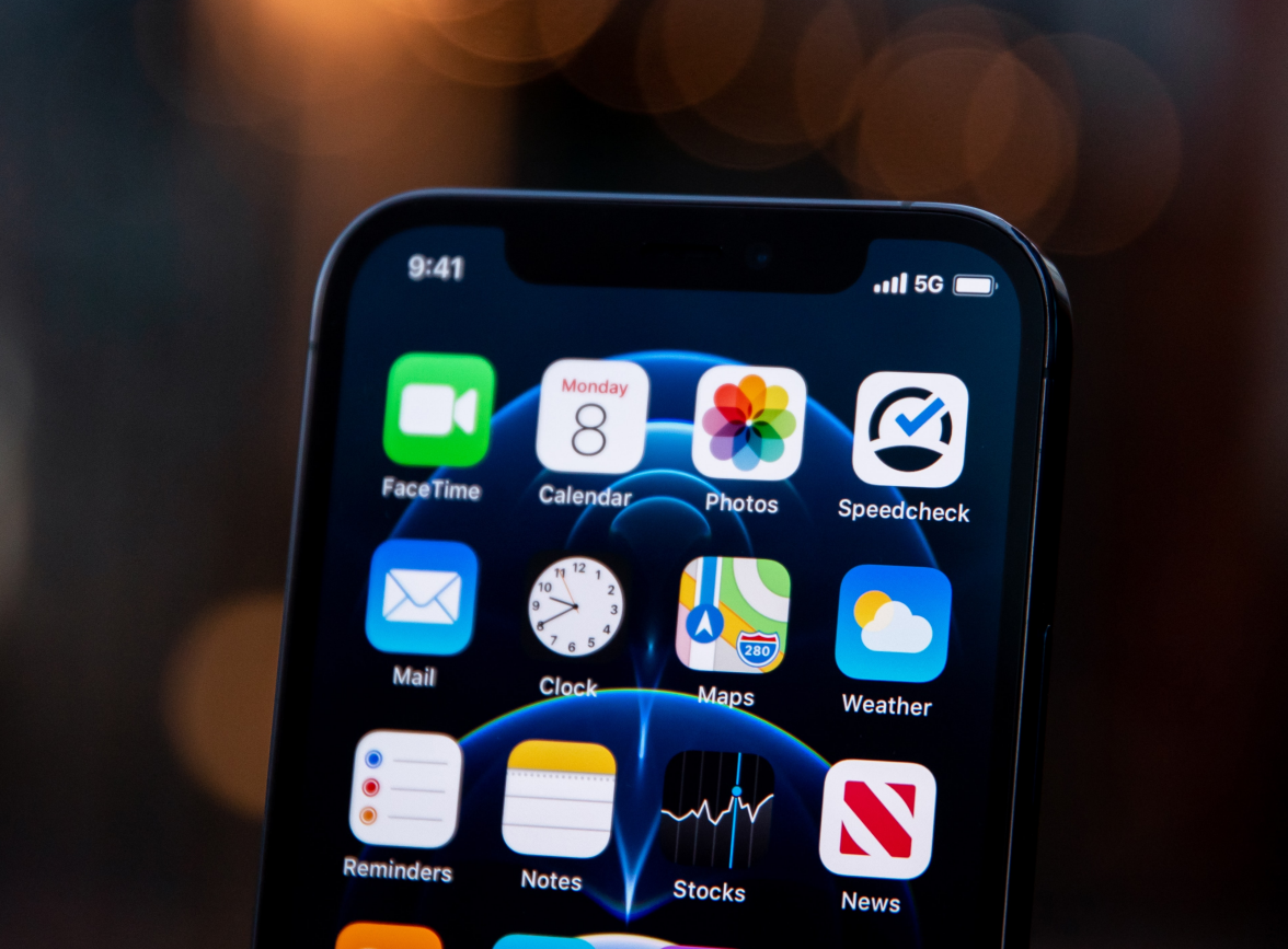 岭东苹果手机维修分享为什么 iPhone 12 在冬季会自动关机 