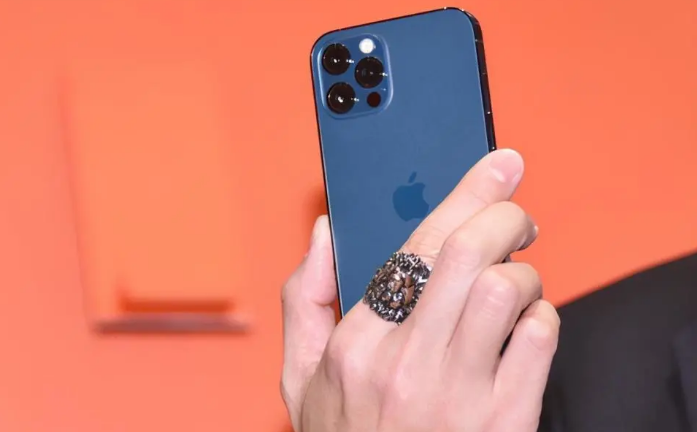 岭东苹果手机维修分享iPhone12系列重启方法教程 